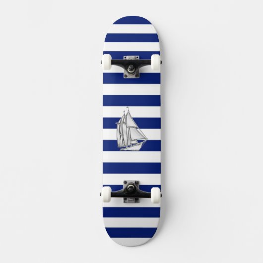 Chrome like Sailboot on Nautical Stripes Persoonlijk Skateboard (Voorkant)