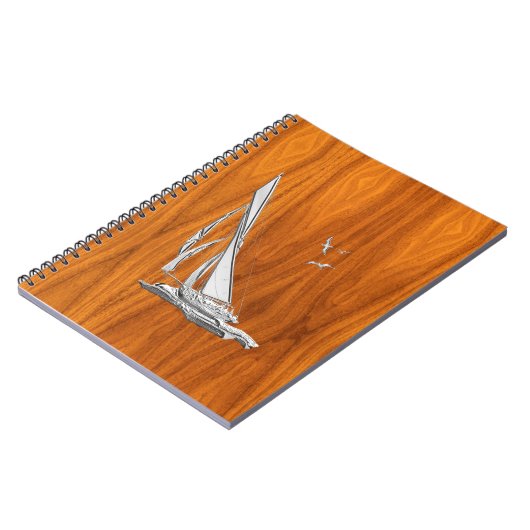 Chrome Regatta Sailboot op Teak Veneer Styles Notitieboek (Linkerzijde)