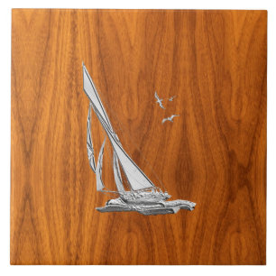 Chrome Regatta Sailboot op Teak Veneer Styles Tegeltje