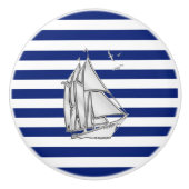 Chrome Sailboot op Nautical Navy Stripes Print Keramische Knop (Voorkant)