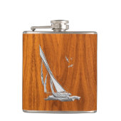 Chrome Sailboot op Teak Print Heupfles (Voorkant)