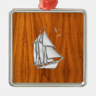 Chrome Silver als Sailboot op Teak Veneer Metalen Ornament