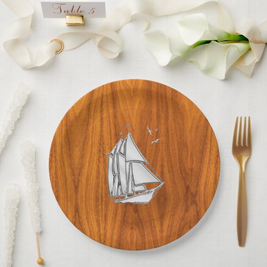 Chrome Silver als Sailboot op Teak Veneer Papieren Bordje (Huwelijk)