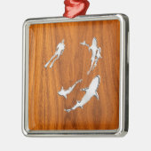 Chrome Style Diver met haaien op Teak Veneer Metalen Ornament (Links)