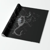 Chrome Style Scorpio Zodiac Symbol op Hevelius Cadeaupapier (Uitgerold)