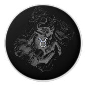 Chrome Style Taurus Zodiac Sign op Hevelius Black Keramische Knop (Voorkant)