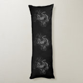 Chrome zoals Taurus Zodiac Sign on Hevelius Lichaamskussen (Achterkant (Verticaal))