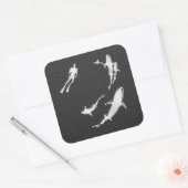 Chroom als duiker met haaien op koolstofvezel vierkante sticker (Envelop)