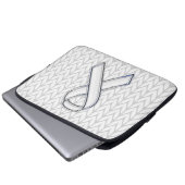 Chroom on White Knit Ribbon Awareness Print Laptop Sleeve (Voorkant onderkant)