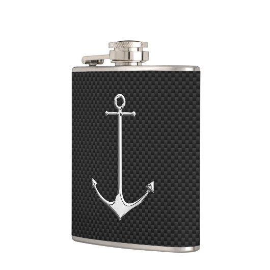 Chroomanker op afdruk van koolstofvezel heupfles (Links)