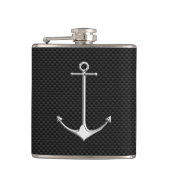 Chroomanker op afdruk van koolstofvezel heupfles (Voorkant)