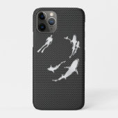 Chroomduiker met haaien op koolstofvezel Case-Mate iPhone case (Achterkant)