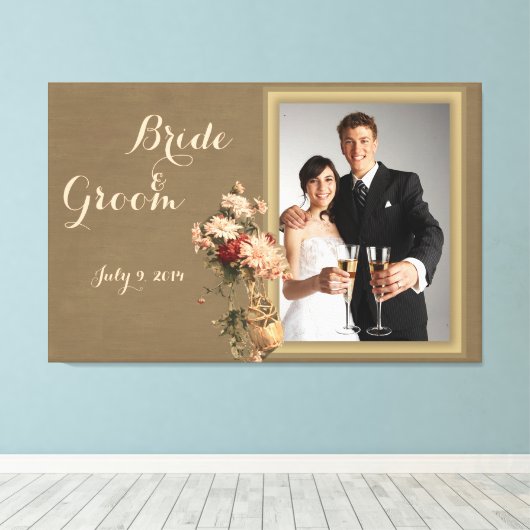 Chrysanthema's in een Bottle Wedding Keepomwille C Canvas Afdruk (Insitu (Houten vloer))