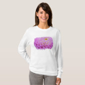 Chrysanthemum bloem versiert grafsite in t-shirt (Voorkant volledig)