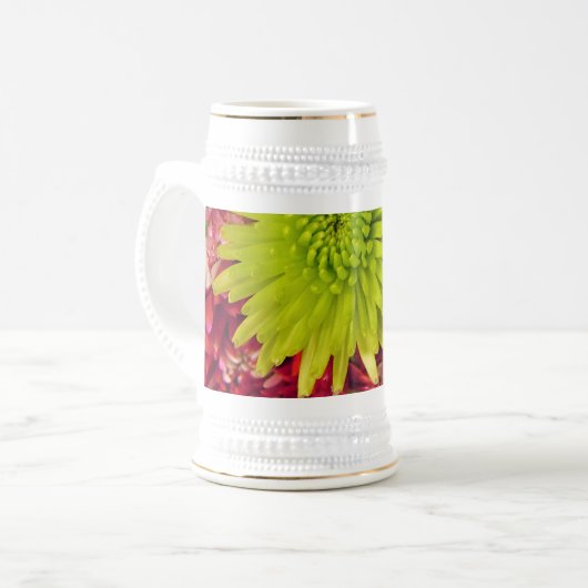 chrysanthemum bloemen bierpul (Voorkant links)