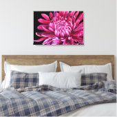 Chrysanthemum "de opening" canvasprint zwart canvas afdruk (Insitu (Slaapkamer))