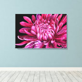 Chrysanthemum "de opening" canvasprint zwart canvas afdruk (Insitu (Houten vloer))