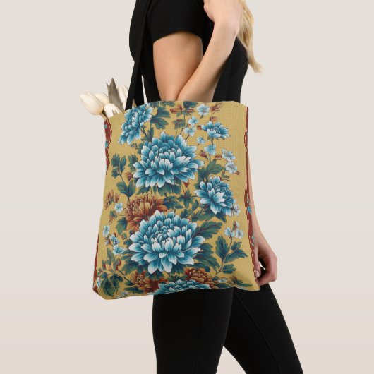 Chrysanthemum Elegy Tote Bag (Dichtbij)
