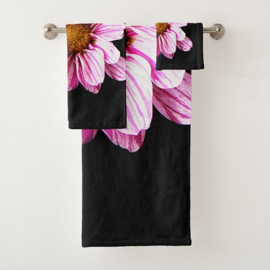 Chrysanthemum Flower btcna Bad Handdoek (Insitu)