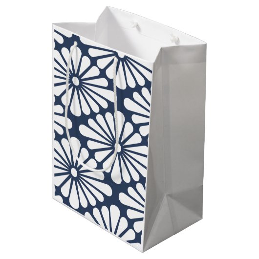 Chrysanthemum [indigo] - Japanese Pattern Medium Cadeauzakje (Achterkant Gekanteld)