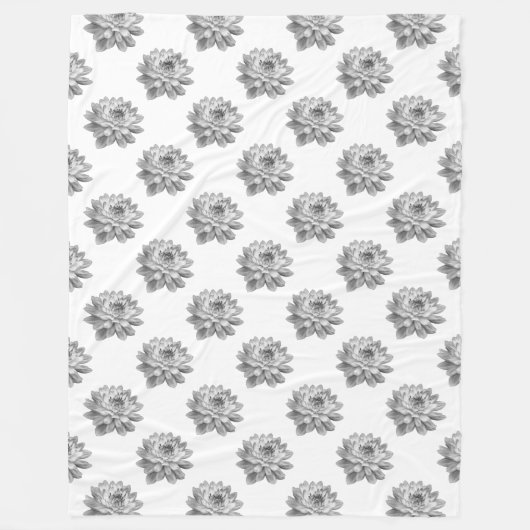 Chrysanthemum Pattern - Monochrome on White Fleece Deken (Voorkant)