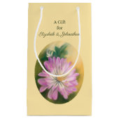 Chrysanthemum Pink en Cream Pastel Floral Klein Cadeauzakje (Voorkant)