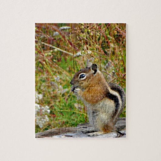 Chubby schattige chipmunk op houten stump legpuzzel (Verticaal)