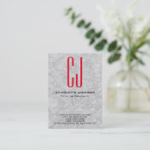 Chubby Stylish Red Monogram Gray Background Visitekaartje (Staand voorkant)