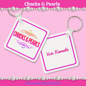 Chucks & Pearls stemmen op Kamala Sleutelhanger