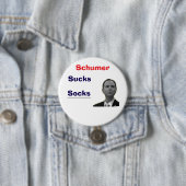 Chucky Schumer Scuks Sokken Button (In situ)