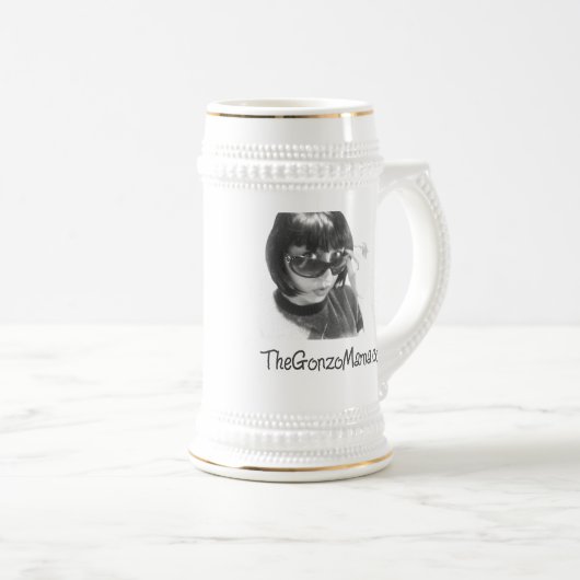 Chug-a-lug met The Gonzo Mama Bierpul (Voorkant rechts)