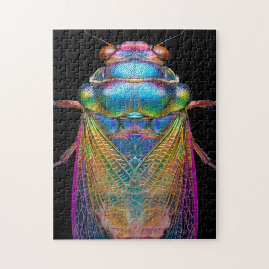 Cicada in iriserende kleuren op zwart legpuzzel (Verticaal)