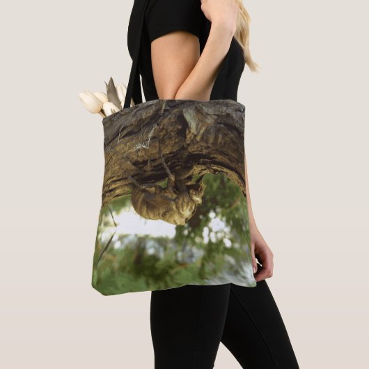 Cicada shell. Het was haast. Tote Bag (Dichtbij)