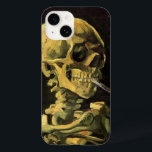 Cigarette van Vincent van Gogh Case-Mate iPhone 14 Hoesje<br><div class="desc">De schedel met Burning Cigarette van Vincent van Gogh is een fijne kunstpost van impressionisme, die nog steeds het leven schildert. Een portret van het roken van het menselijk skelet. Geweldig afbeelding voor antirookproducten. Roken doodt elk jaar 1.000 mensen, helpt iemand om vandaag met roken te stoppen. Geweldig afbeelding voor...</div>