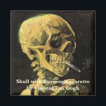 Cigarette van Vincent van Gogh Magneet<br><div class="desc">De schedel met Burning Cigarette van Vincent van Gogh is een fijne kunstpost van impressionisme, die nog steeds het leven schildert. Een portret van het roken van het menselijk skelet. Geweldig afbeelding voor antirookproducten. Roken doodt elk jaar 1.000 mensen, helpt iemand om vandaag met roken te stoppen. Geweldig afbeelding voor...</div>