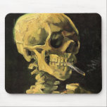 Cigarette van Vincent van Gogh Muismat<br><div class="desc">De schedel met Burning Cigarette van Vincent van Gogh is een fijne kunstpost van impressionisme, die nog steeds het leven schildert. Een portret van het roken van het menselijk skelet. Geweldig afbeelding voor antirookproducten. Roken doodt elk jaar 1.000 mensen, helpt iemand om vandaag met roken te stoppen. Geweldig afbeelding voor...</div>