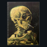 Cigarette van Vincent van Gogh Notitieboek<br><div class="desc">De schedel met Burning Cigarette van Vincent van Gogh is een fijne kunstpost van impressionisme, die nog steeds het leven schildert. Een portret van het roken van het menselijk skelet. Geweldig afbeelding voor antirookproducten. Roken doodt elk jaar 1.000 mensen, helpt iemand om vandaag met roken te stoppen. Geweldig afbeelding voor...</div>
