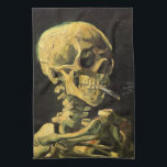 Cigarette van Vincent van Gogh Theedoek<br><div class="desc">De schedel met Burning Cigarette van Vincent van Gogh is een fijne kunstpost van impressionisme, die nog steeds het leven schildert. Een portret van het roken van het menselijk skelet. Geweldig afbeelding voor antirookproducten. Roken doodt elk jaar 1.000 mensen, helpt iemand om vandaag met roken te stoppen. Geweldig afbeelding voor...</div>