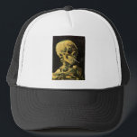 Cigarette van Vincent van Gogh Trucker Pet<br><div class="desc">De schedel met Burning Cigarette van Vincent van Gogh is een fijne kunstpost van impressionisme, die nog steeds het leven schildert. Een portret van het roken van het menselijk skelet. Geweldig afbeelding voor antirookproducten. Roken doodt elk jaar 1.000 mensen, helpt iemand om vandaag met roken te stoppen. Geweldig afbeelding voor...</div>