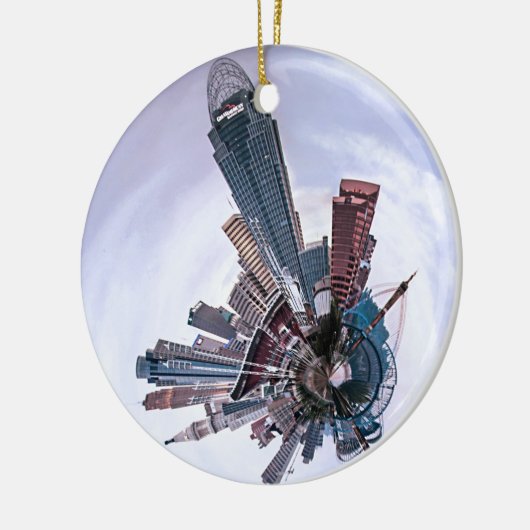 Cincinnati met een Centraal. Keramisch Ornament (Links)