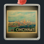 Cincinnati Ohio Ornament Vintage Travel<br><div class="desc">Een koel vintage CburnNi-ornament met een expansief skyline-uitzicht.</div>