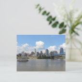 Cincinnati, Ohio skyline met de Ohio-rivier Briefkaart (Staand voorkant)