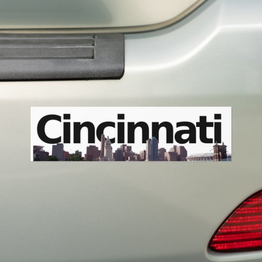 Cincinnati Skyline met Cincinnati in de hemel Bumpersticker (Op auto)
