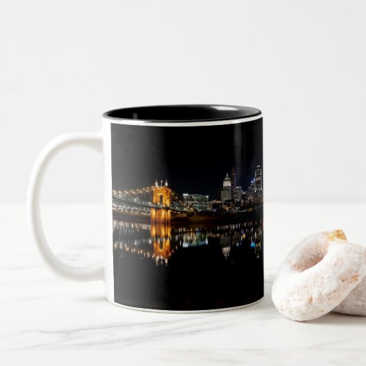 Cincinnati Skyline Mok (Met donut)