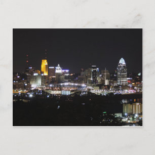 Cincinnati skyline 's nachts briefkaart