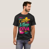 Cinco de Mayo diva met een methaansombrero en een  T-shirt (Voorkant volledig)