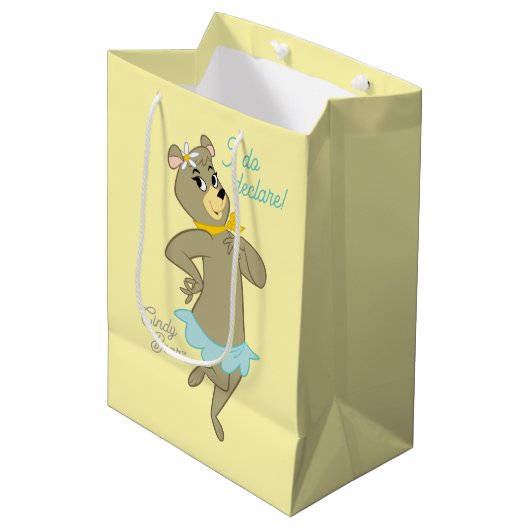 Cindy Beer speelse pose Medium Cadeauzakje (Voorkant Gekanteld)