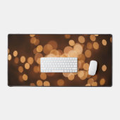 Cinematic Warm Goud Wazige Bokeh Bureaumat (Keyboard & Muis)