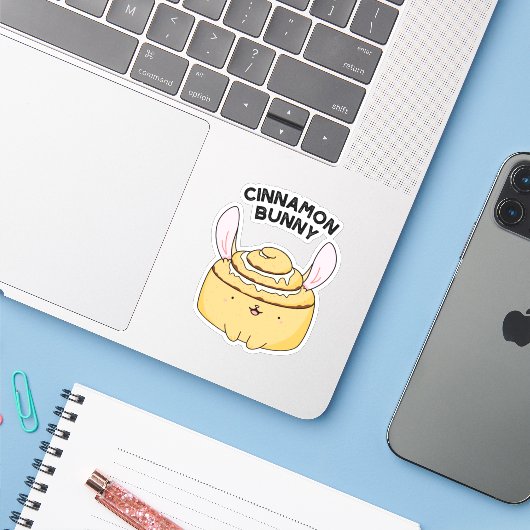 Cinnamon Bunny Funny Cinnamon Bun Pun Sticker (Laptop met iPhone)