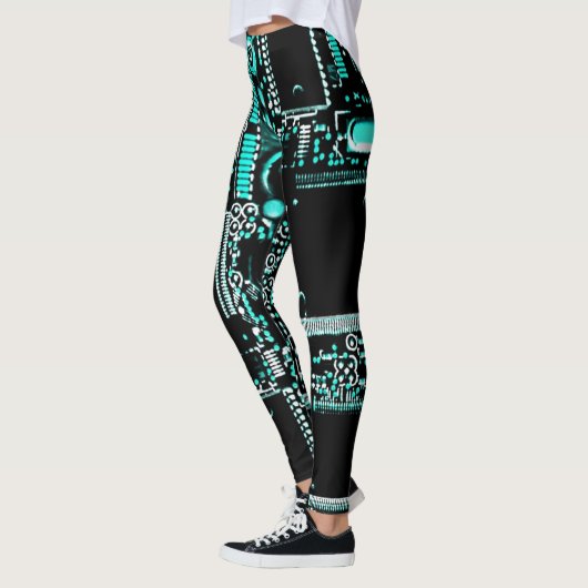 Circuit Aqua 2 over leggings (Links)